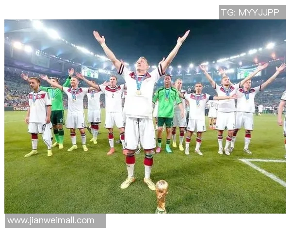 历史上的德国与日本足球明星辉煌成就与传奇故事回顾